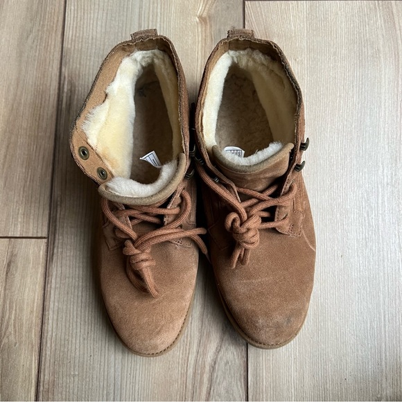 UGG Bethany Boots - Picture 4 of 15